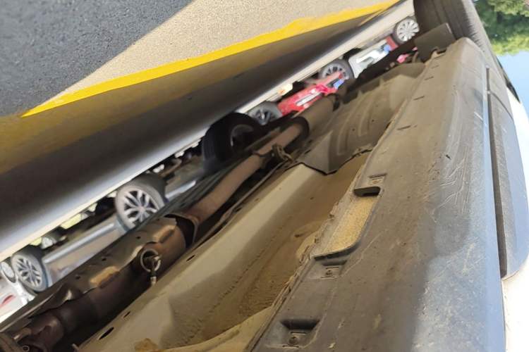 Used Hyundai ix35 2012 2.0L Automatic Two-Wheel Drive Elite Edition GLS Right Side Sill