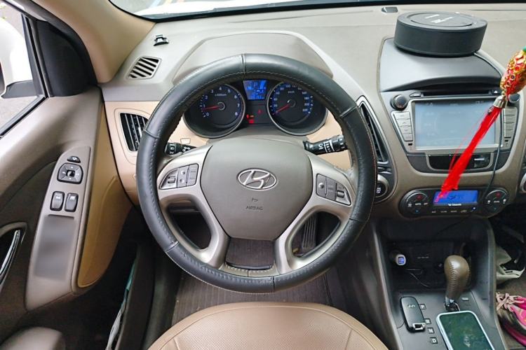 Used Hyundai ix35 2012 2.0L Automatic Two-Wheel Drive Elite Edition GLS Steering Wheel