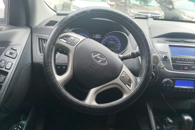 Used Hyundai ix35 2012 2.4L Automatic Two-Wheel Drive Prestige Edition GLS Steering Wheel