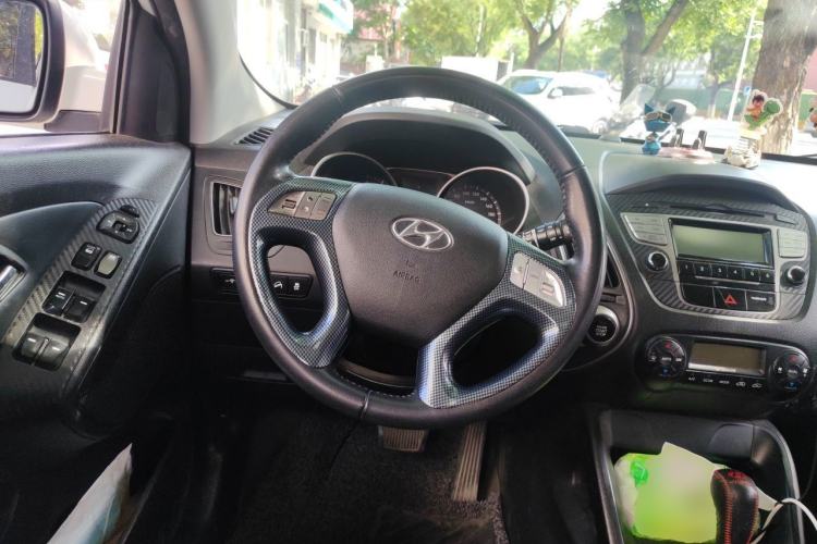 Used Hyundai ix35 2012 2.0L Automatic Two-Wheel Drive Elite Edition GLS Steering Wheel