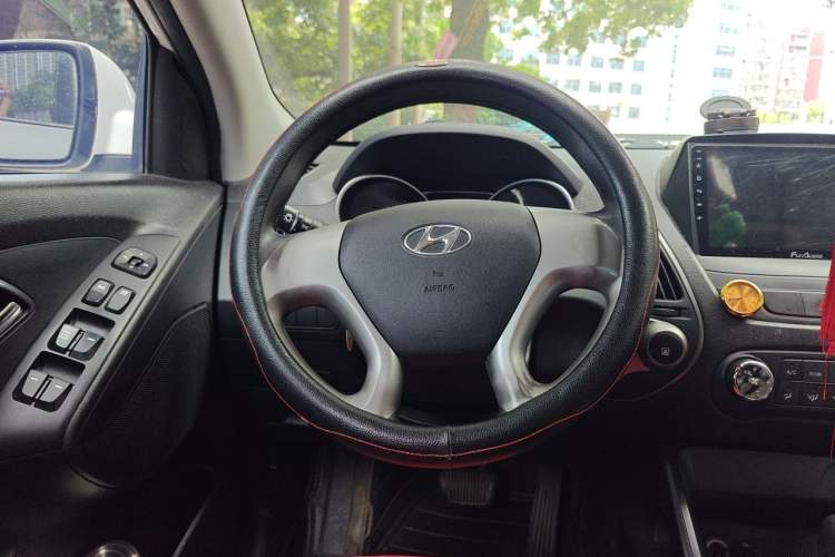 Used Hyundai ix35 2012 2.0L Automatic Two-Wheel Drive New Edition GL Steering Wheel