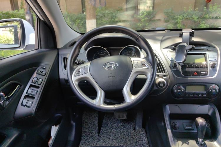 Used Hyundai ix35 2012 2.0L Automatic Two-Wheel Drive Elite Edition GLS Steering Wheel