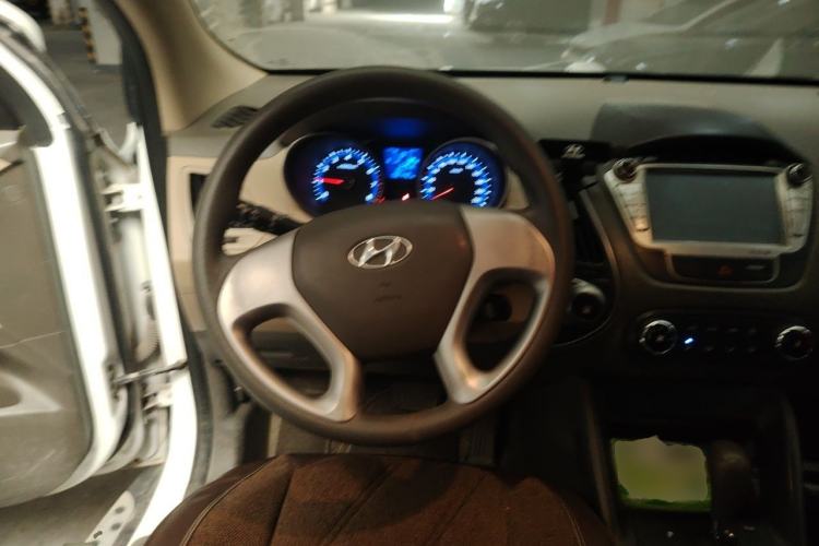 Used Hyundai ix35 2012 2.0L Automatic Two-Wheel Drive New Edition GL Steering Wheel