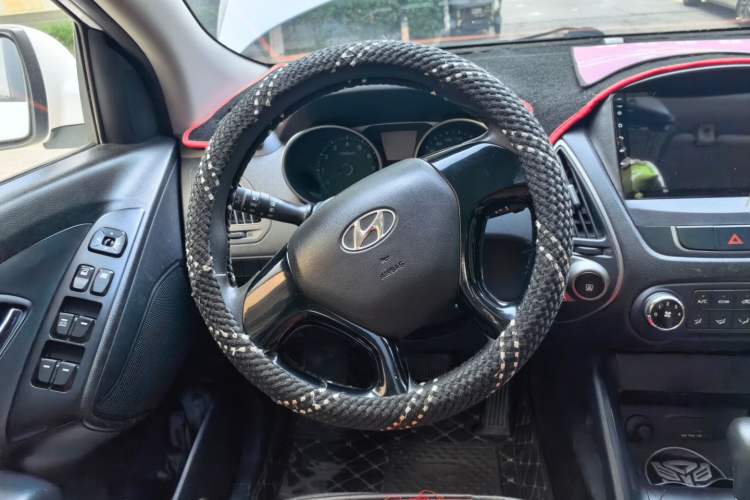 Used Hyundai ix35 2012 2.0L Automatic Two-Wheel Drive New Edition GL Steering Wheel