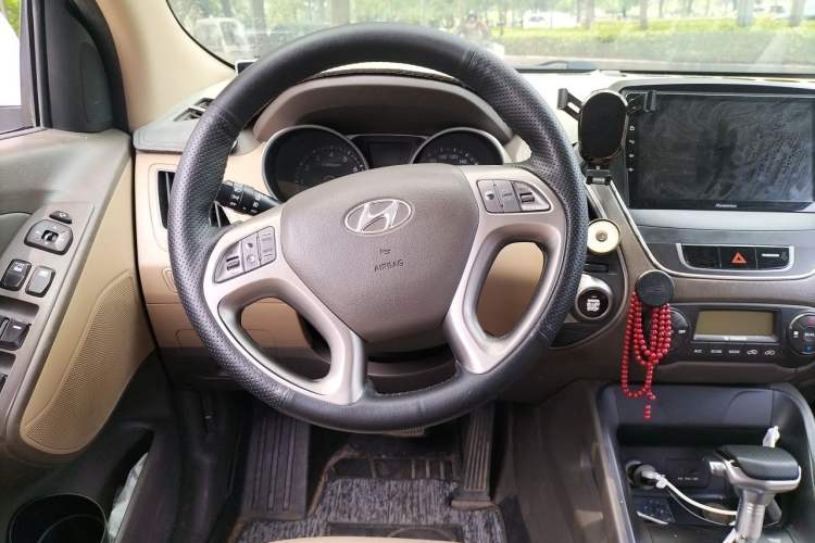 Used Hyundai ix35 2012 2.0L Automatic Two-Wheel Drive Elite Edition GLS Steering Wheel