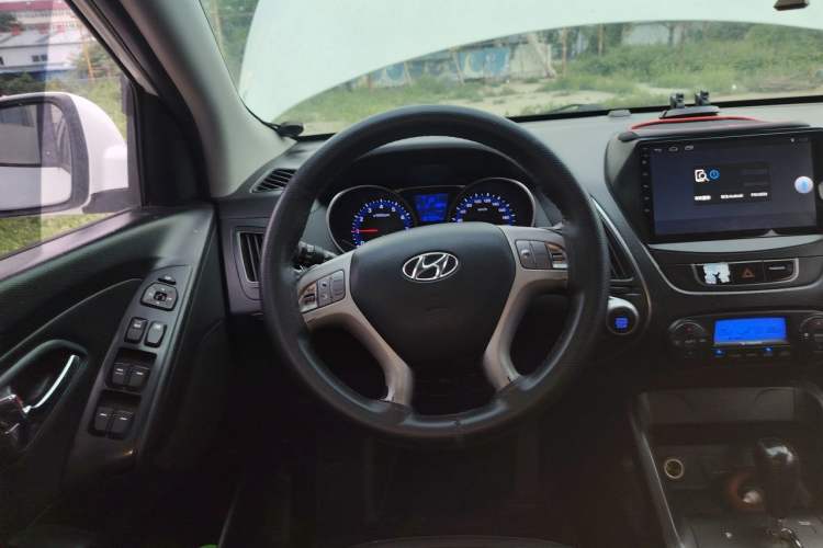 Used Hyundai ix35 2012 2.0L Automatic Two-Wheel Drive Elite Edition GLS Steering Wheel