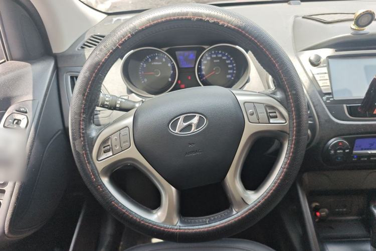Used Hyundai ix35 2012 2.0L Automatic Two-Wheel Drive Elite Edition GLS Steering Wheel
