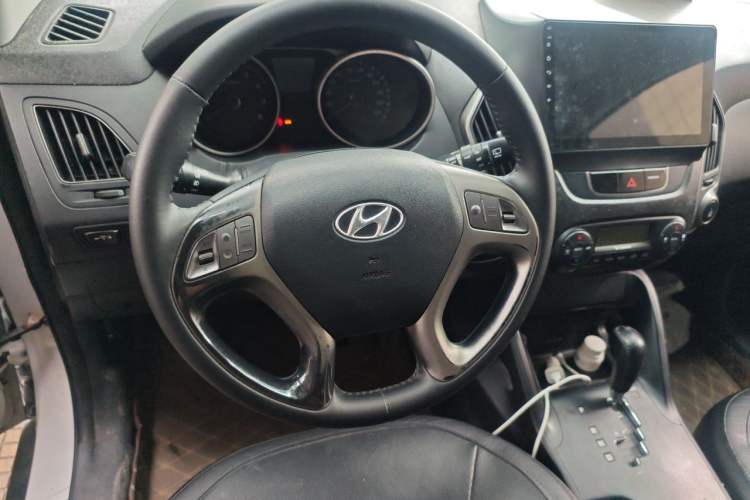 Used Hyundai ix35 2012 2.0L Automatic Two-Wheel Drive Elite Edition GLS Steering Wheel