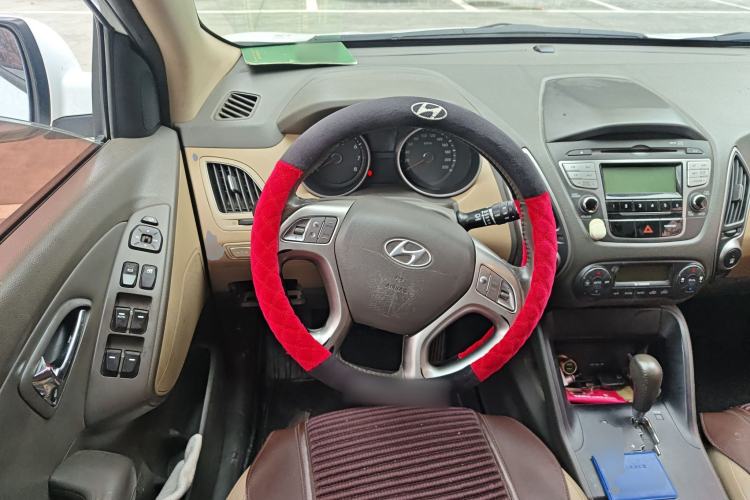 Used Hyundai ix35 2012 2.0L Automatic 4x4 Prestige Edition GLS Steering Wheel