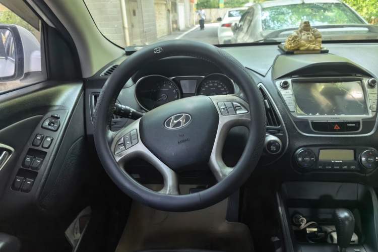 Used Hyundai ix35 2012 2.0L Automatic Two-Wheel Drive Elite Edition GLS Steering Wheel