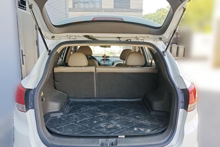 Used Hyundai ix35 2012 2.0L Automatic Two-Wheel Drive Elite Edition GLS Trunk