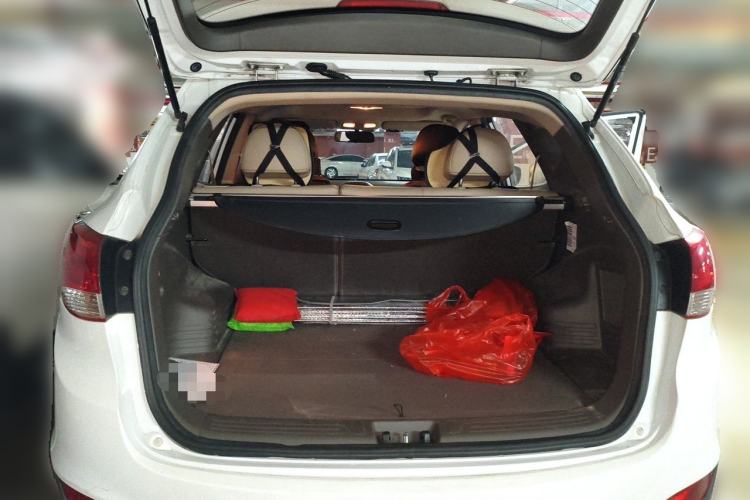 Used Hyundai ix35 2012 2.0L Automatic Two-Wheel Drive Elite Edition GLS Trunk