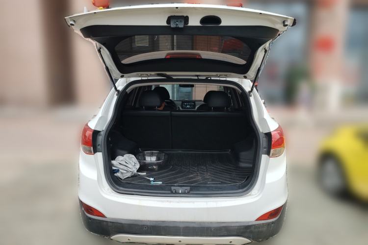 Used Hyundai ix35 2012 2.0L Automatic Two-Wheel Drive Elite Edition GLS Trunk