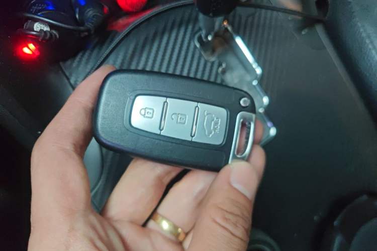 Used Hyundai ix35 2012 2.0L Automatic Two-Wheel Drive Elite Edition GLS Vehicle Key