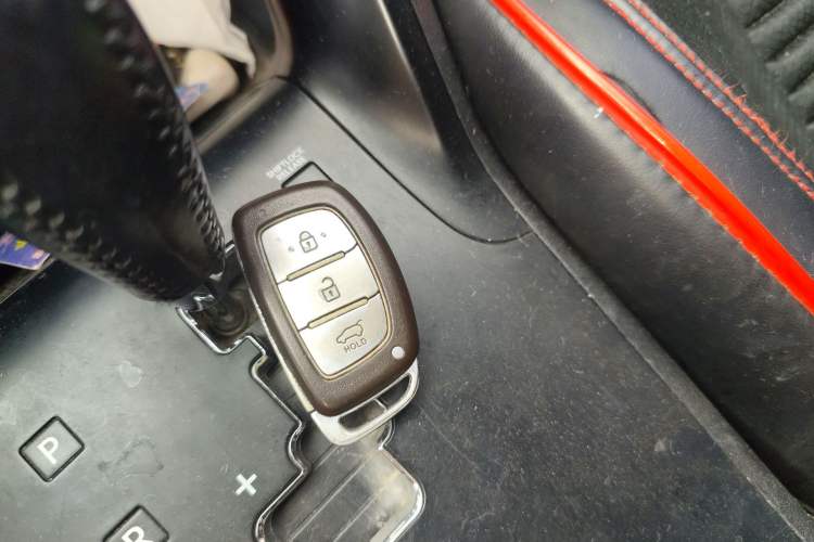 Used Hyundai ix35 2012 2.0L Automatic Two-Wheel Drive Elite Edition GLS Vehicle Key