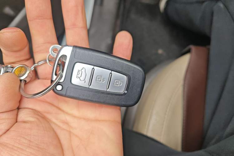 Used Hyundai ix35 2012 2.0L Automatic 4x4 Prestige Edition GLS Vehicle Key