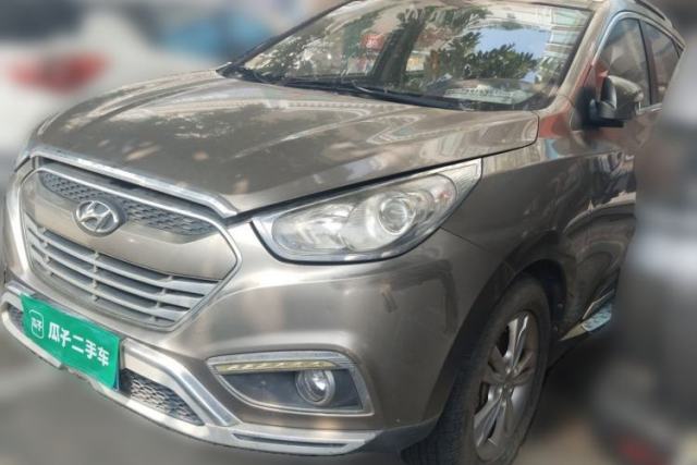 Hyundai ix35 2012 2.0L Automatic Two-Wheel Drive Elite Edition GLS с пробегом