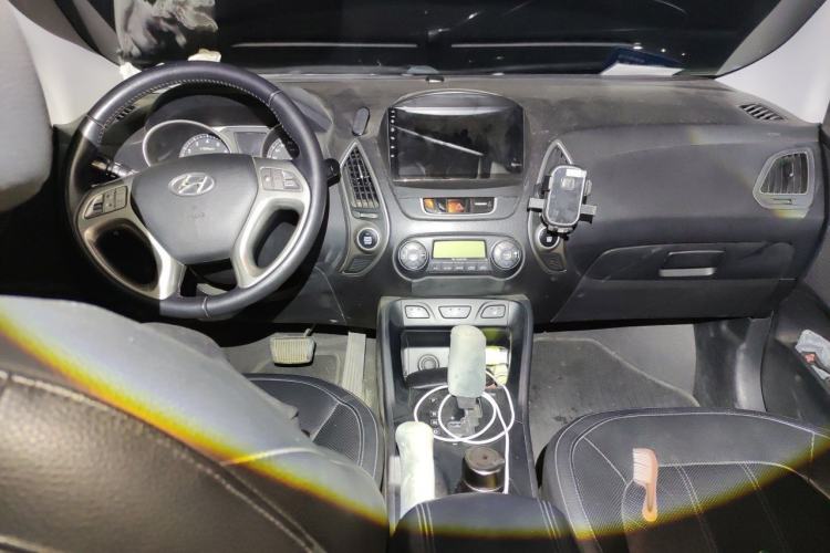 Used Hyundai ix35 2012 2.0L Automatic 4x4 Prestige Edition GLS Center Console