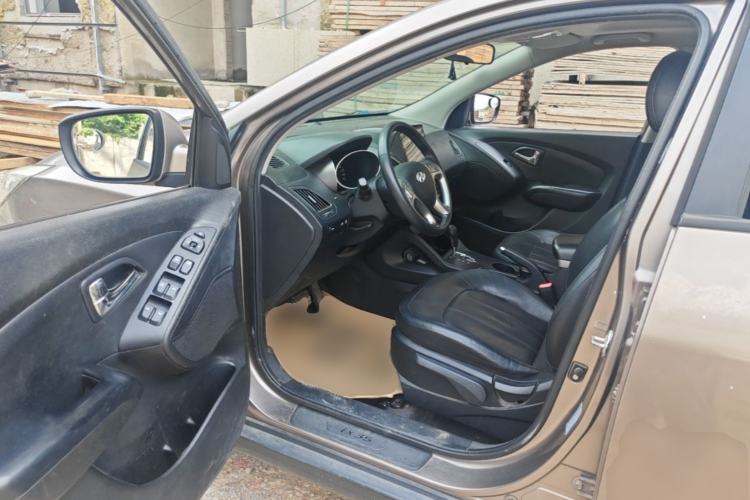 Used Hyundai ix35 2012 2.0L Automatic Two-Wheel Drive Elite Edition GLS Driver Seat