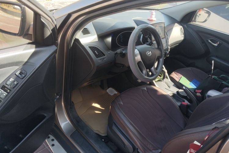 Used Hyundai ix35 2012 2.0L Automatic Two-Wheel Drive New Edition GL Driver Seat