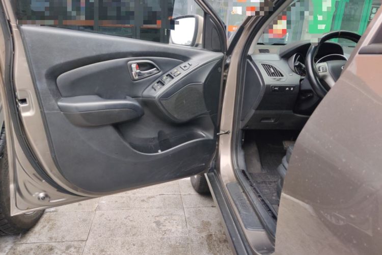 Used Hyundai ix35 2012 2.0L Automatic Two-Wheel Drive Elite Edition GLS Driver Seat