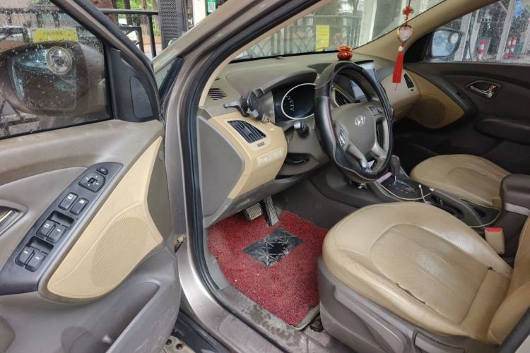 Used Hyundai ix35 2012 2.0L Automatic Two-Wheel Drive Elite Edition GLS Driver Seat