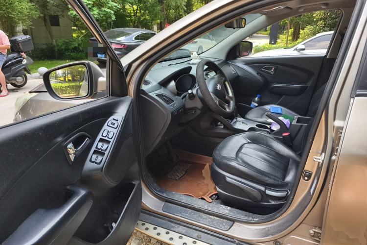Used Hyundai ix35 2012 2.0L Automatic Two-Wheel Drive Elite Edition GLS Driver Seat
