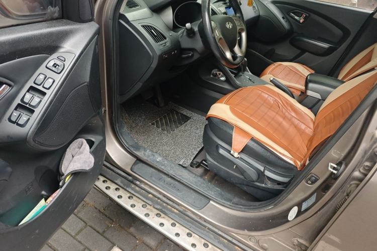 Used Hyundai ix35 2012 2.0L Automatic Two-Wheel Drive Elite Edition GLS Driver Seat