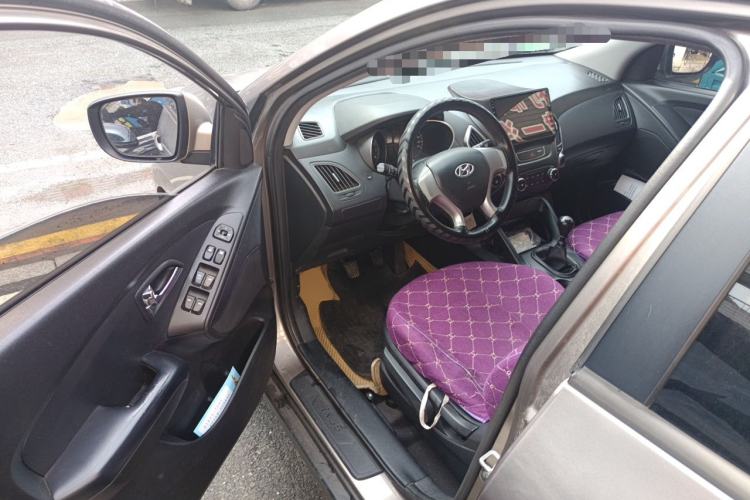 Used Hyundai ix35 2012 2.0L Manual Two-Wheel Drive New Edition GL Driver Seat
