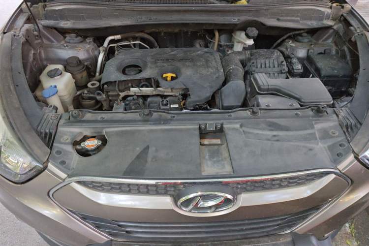 Used Hyundai ix35 2012 2.0L Automatic Two-Wheel Drive New Edition GL Engine Bay