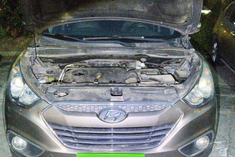 Used Hyundai ix35 2012 2.0L Automatic Two-Wheel Drive Elite Edition GLS Engine Bay