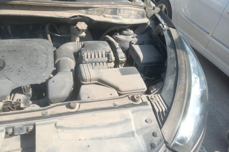 Used Hyundai ix35 2012 2.0L Automatic Two-Wheel Drive Elite Edition GLS Engine Bay Left