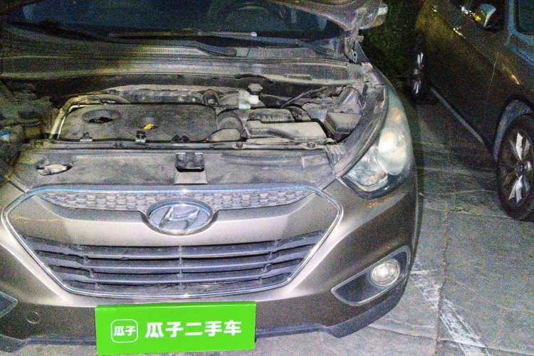 Used Hyundai ix35 2012 2.0L Automatic Two-Wheel Drive Elite Edition GLS Engine Bay Left
