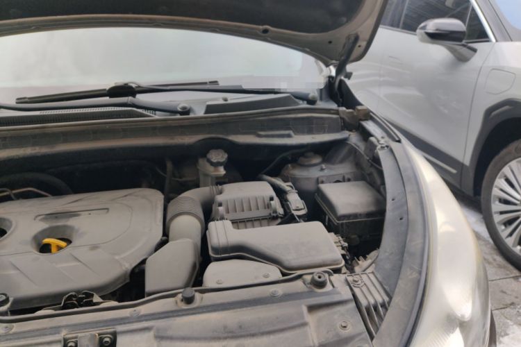 Used Hyundai ix35 2012 2.0L Automatic Two-Wheel Drive Elite Edition GLS Engine Bay Left