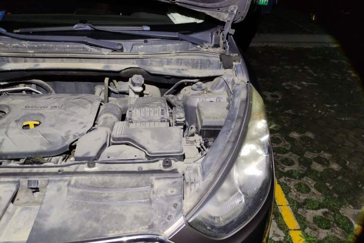 Used Hyundai ix35 2012 2.0L Automatic 4x4 Prestige Edition GLS Engine Bay Left