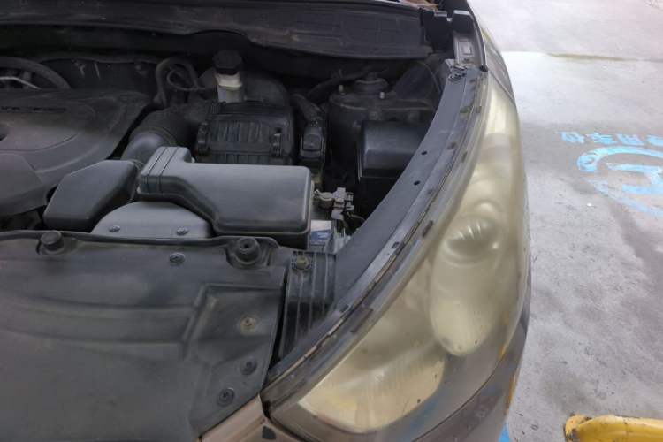 Used Hyundai ix35 2012 2.0L Automatic Two-Wheel Drive Elite Edition GLS Engine Bay Left