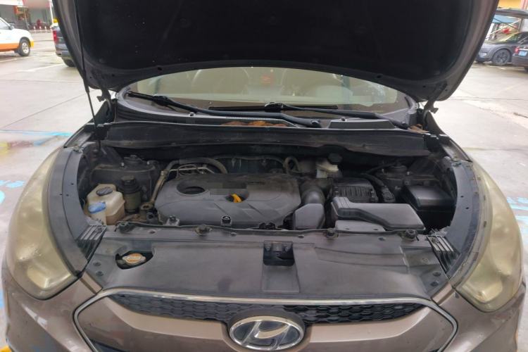Used Hyundai ix35 2012 2.0L Automatic Two-Wheel Drive Elite Edition GLS Engine Bay