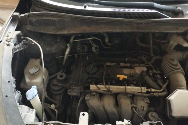 Used Hyundai ix35 2012 2.0L Automatic Two-Wheel Drive Elite Edition GLS Engine Bay Right