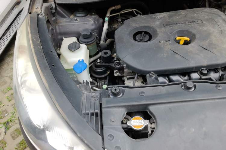 Used Hyundai ix35 2012 2.0L Automatic Two-Wheel Drive New Edition GL Engine Bay Right