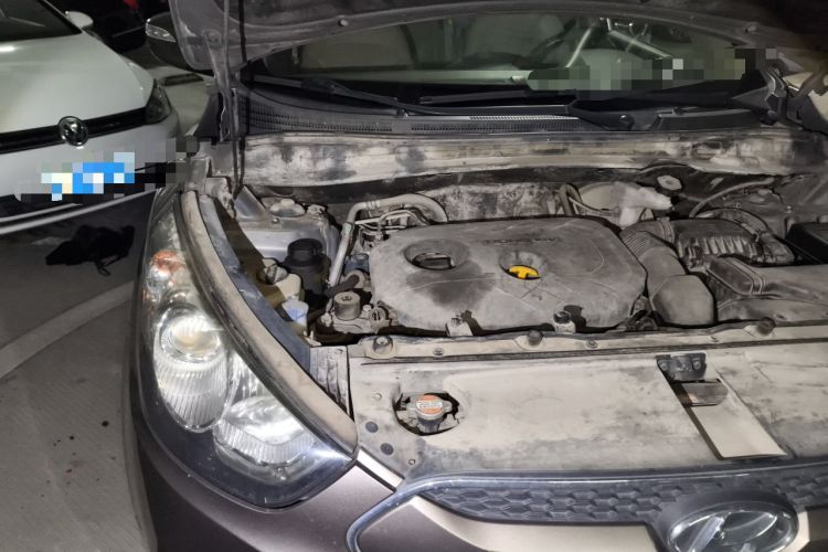 Used Hyundai ix35 2012 2.0L Automatic Two-Wheel Drive Elite Edition GLS Engine Bay Right