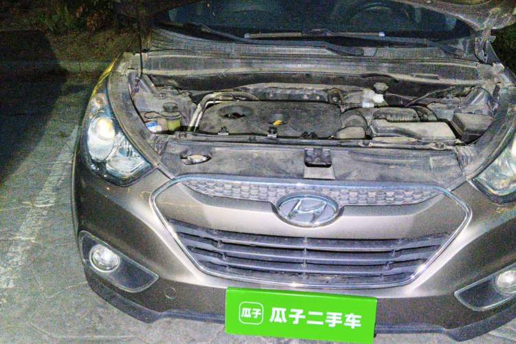 Used Hyundai ix35 2012 2.0L Automatic Two-Wheel Drive Elite Edition GLS Engine Bay Right