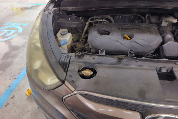 Used Hyundai ix35 2012 2.0L Automatic Two-Wheel Drive Elite Edition GLS Engine Bay Right