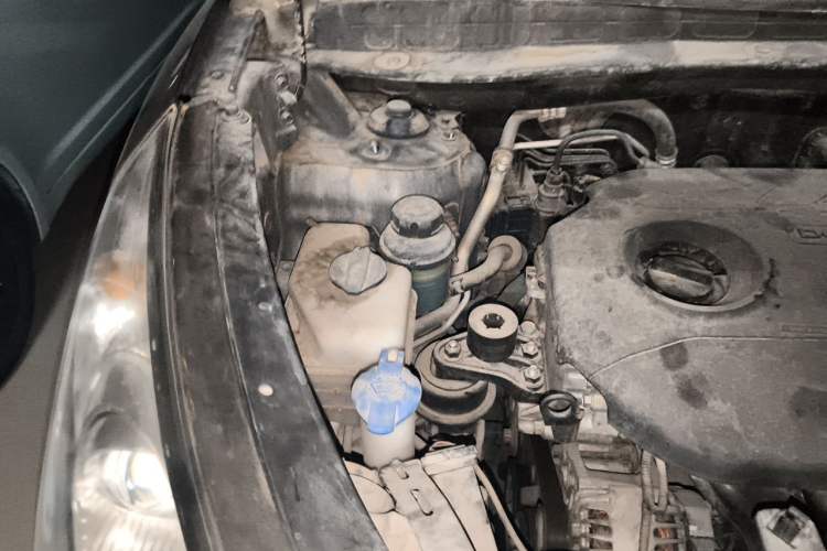 Used Hyundai ix35 2012 2.0L Automatic Two-Wheel Drive Elite Edition GLS Engine Bay Right
