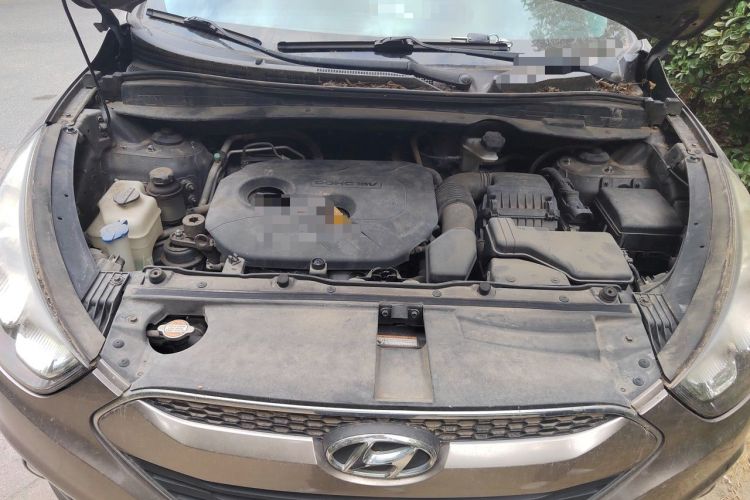 Used Hyundai ix35 2012 2.0L Manual Two-Wheel Drive New Edition GL Engine Bay