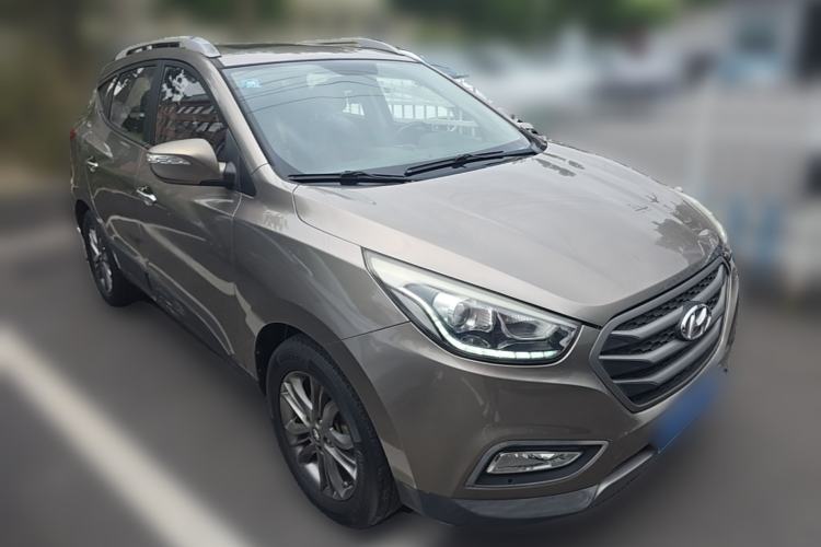Used Hyundai ix35 2012 2.0L Automatic Two-Wheel Drive Elite Edition GLS Front Right 45 Deg