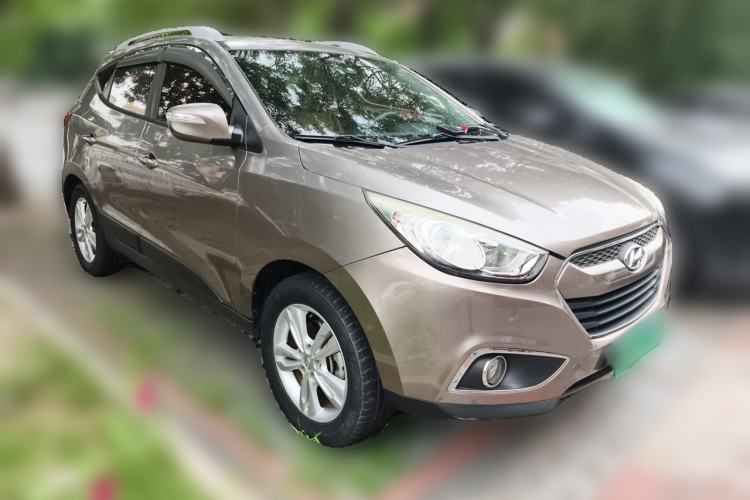 Used Hyundai ix35 2012 2.0L Automatic Two-Wheel Drive Elite Edition GLS Front Right 45 Deg