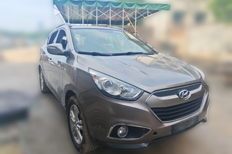 Used Hyundai ix35 2012 2.0L Automatic Two-Wheel Drive Elite Edition GLS Front Right 45 Deg