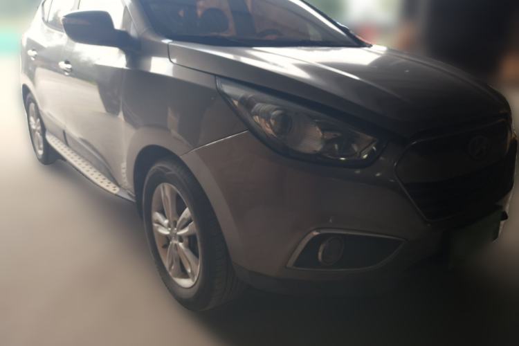 Used Hyundai ix35 2012 2.0L Automatic Two-Wheel Drive Elite Edition GLS Front Right 45 Deg