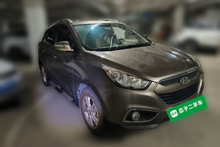 Used Hyundai ix35 2012 2.0L Automatic Two-Wheel Drive Elite Edition GLS Front Right 45 Deg