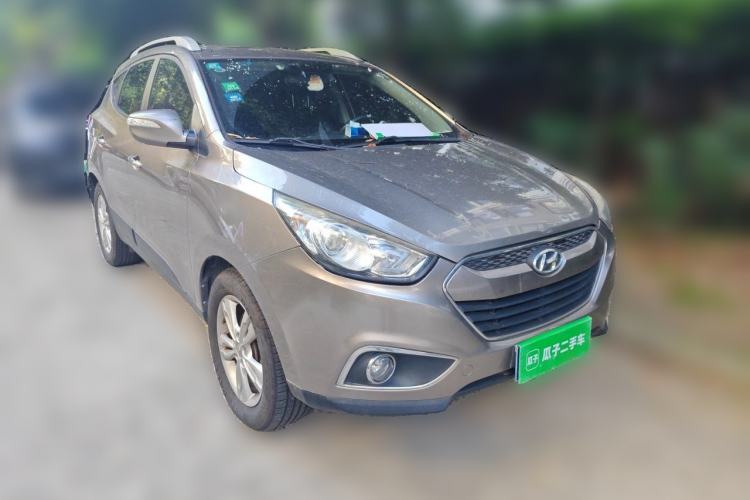 Used Hyundai ix35 2012 2.0L Automatic Two-Wheel Drive Elite Edition GLS Front Right 45 Deg